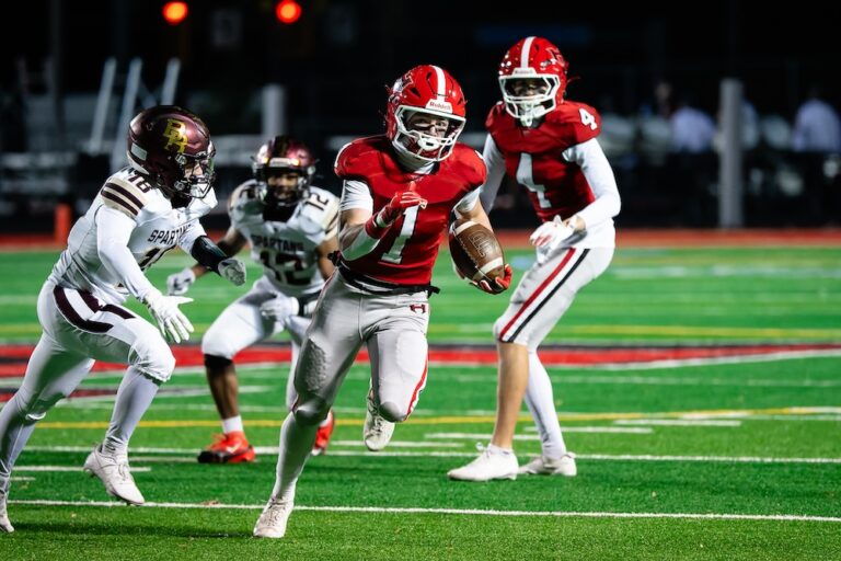 Football: Heritage Escapes Broad Run in VHSL Region 4C Quarterfinal Reed Alexander Heritage Football